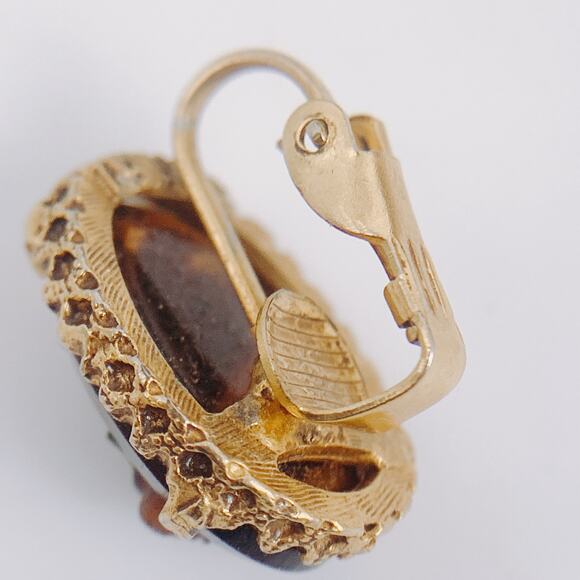 Vintage Signed Lisner Clip-On Earrings 14k Gold-Plated Cameo Faux Tortoiseshell - Picture 10 of 10